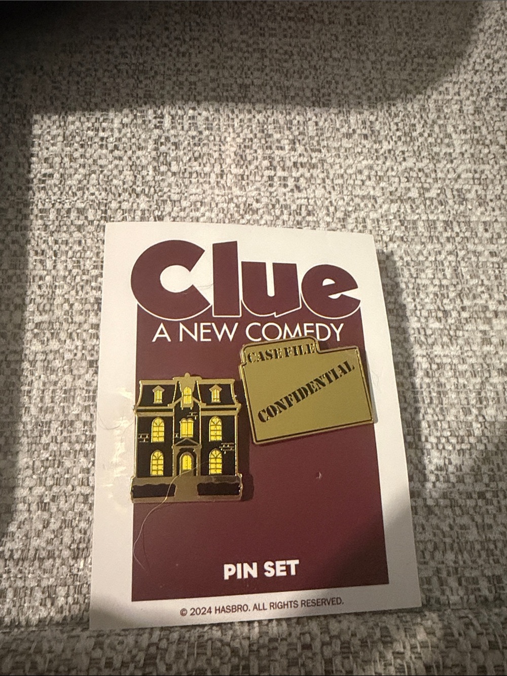 Hasbro Clue Pin Set - Burgundy & Gold